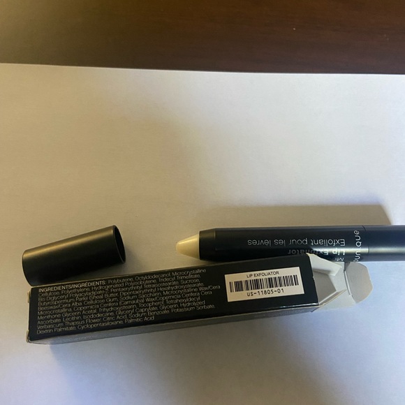 Younique Moodstruck Lip Exfoliator NEW - Picture 2 of 2